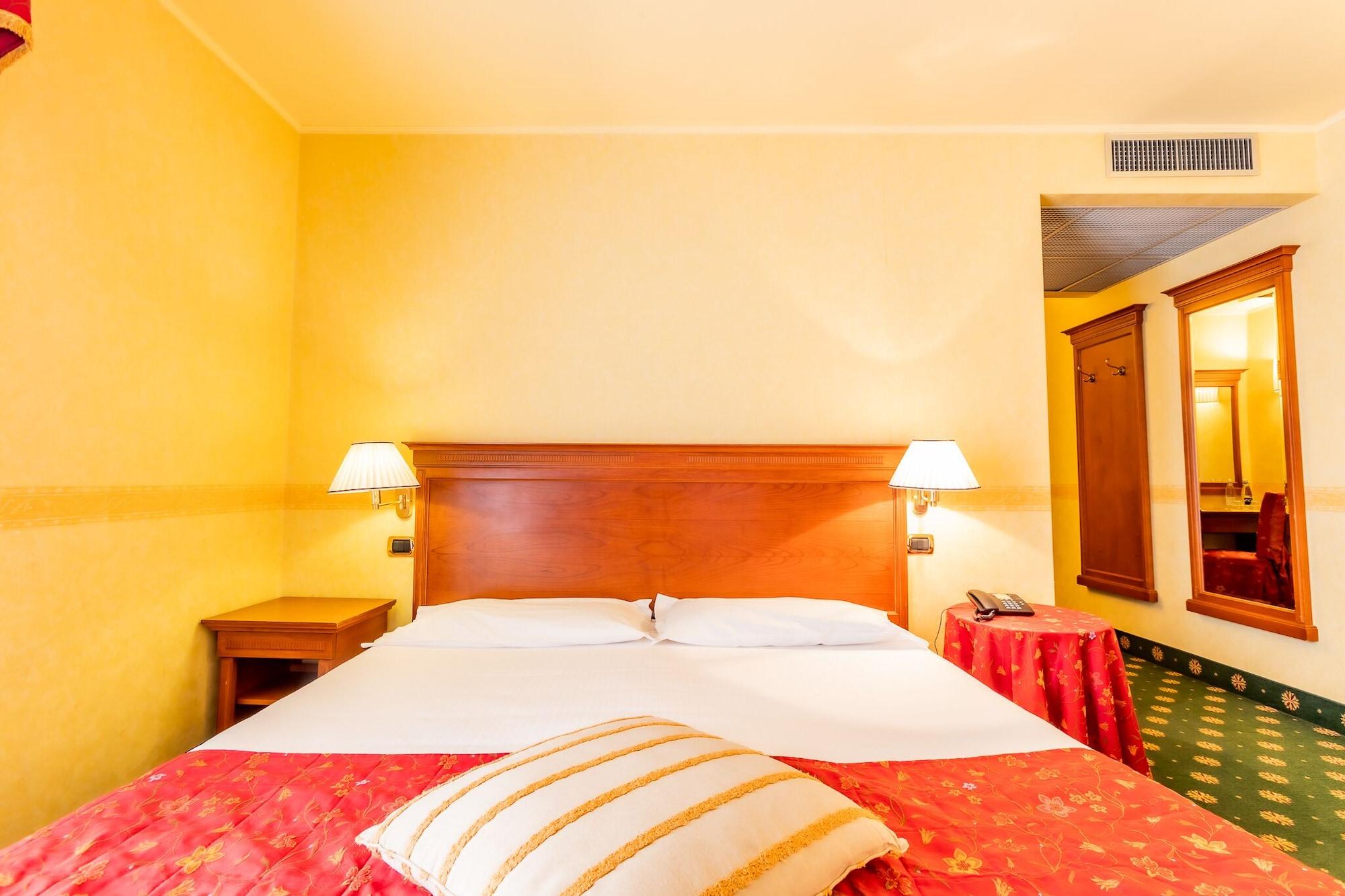 Hotel Cristallo Sestriere Exterior photo