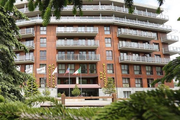 Hotel Cristallo Sestriere Exterior photo